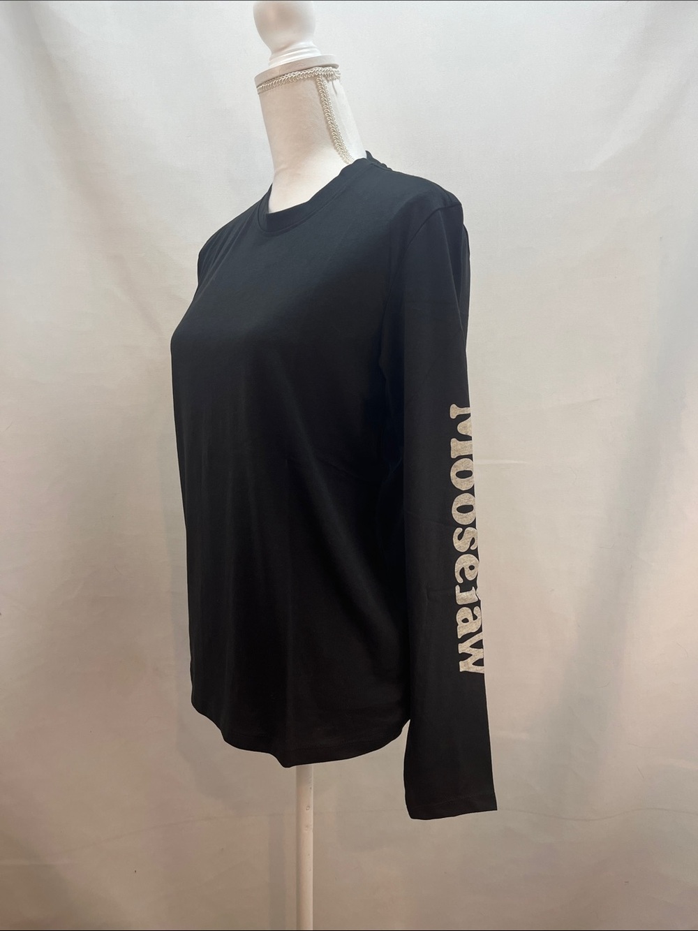 Moosejaw Black Sleeve Logo Long Sleeve T-Shirt Graphic Tee M NWT
